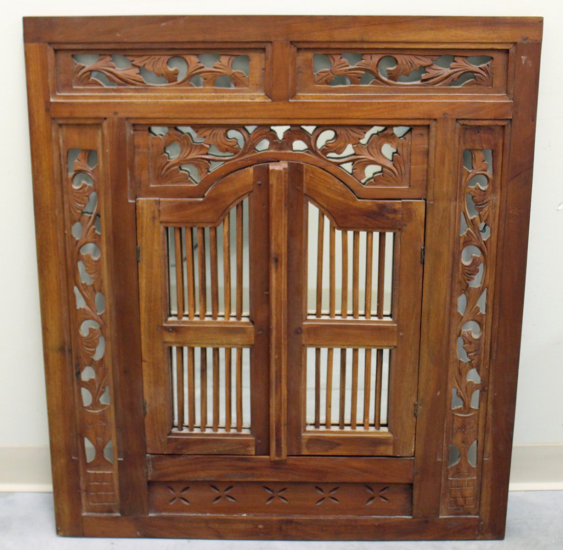 WOOD WINDOW FRAME MIRROR (1 of 2)