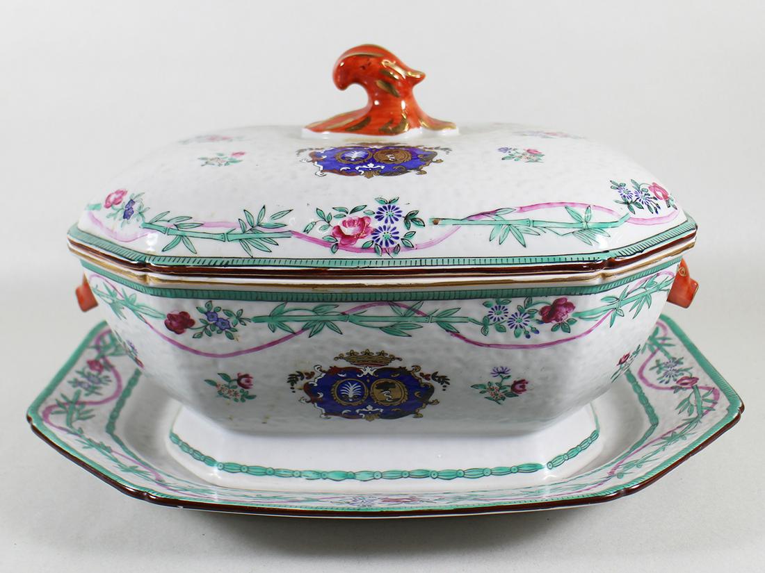 CHINESE EXPORT ARMORIAL TUREEN (1 of 5)