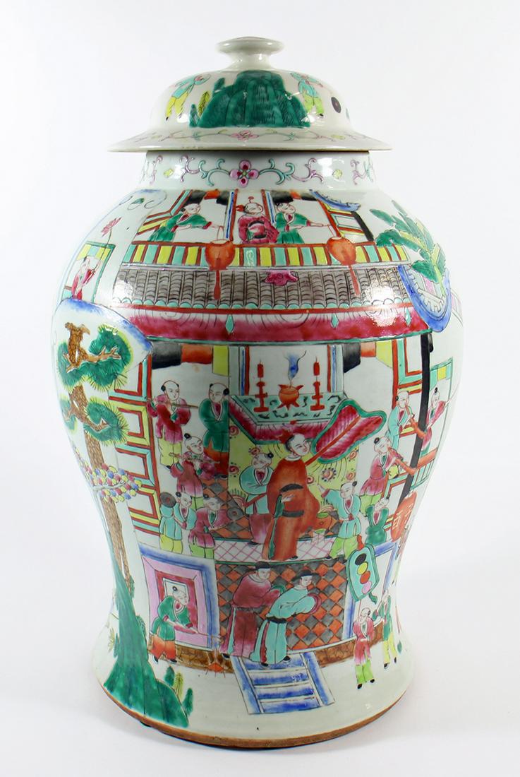 LARGE CHINESE PORCELAIN LIDDED URN (1 of 6)