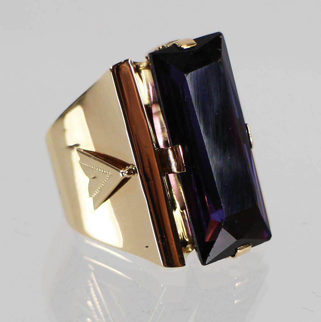 18K YELLOW GOLD AMETHYST RING (1 of 4)
