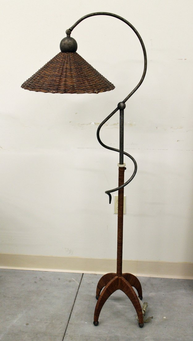 RETRO STYLE FLOOR LAMP (1 of 2)