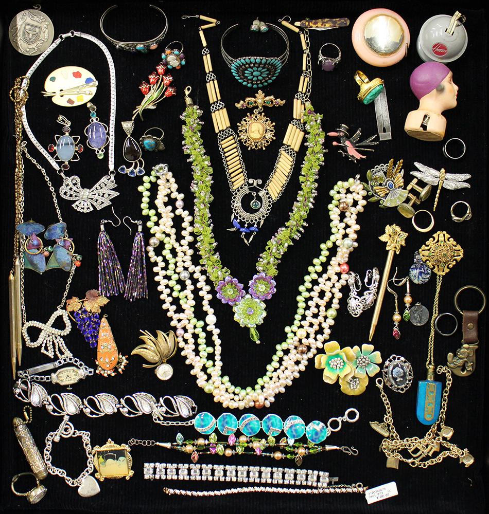 VINTAGE COSTUME JEWELRY & ACCESSORIES (1 of 5)
