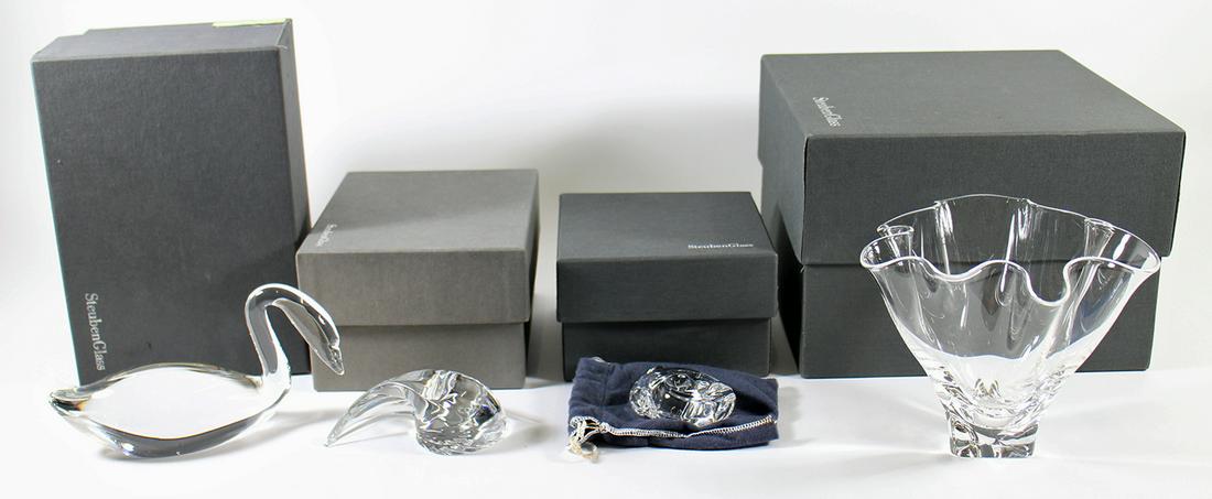 STEUBEN FIGURINES & BOWL (1 of 4)