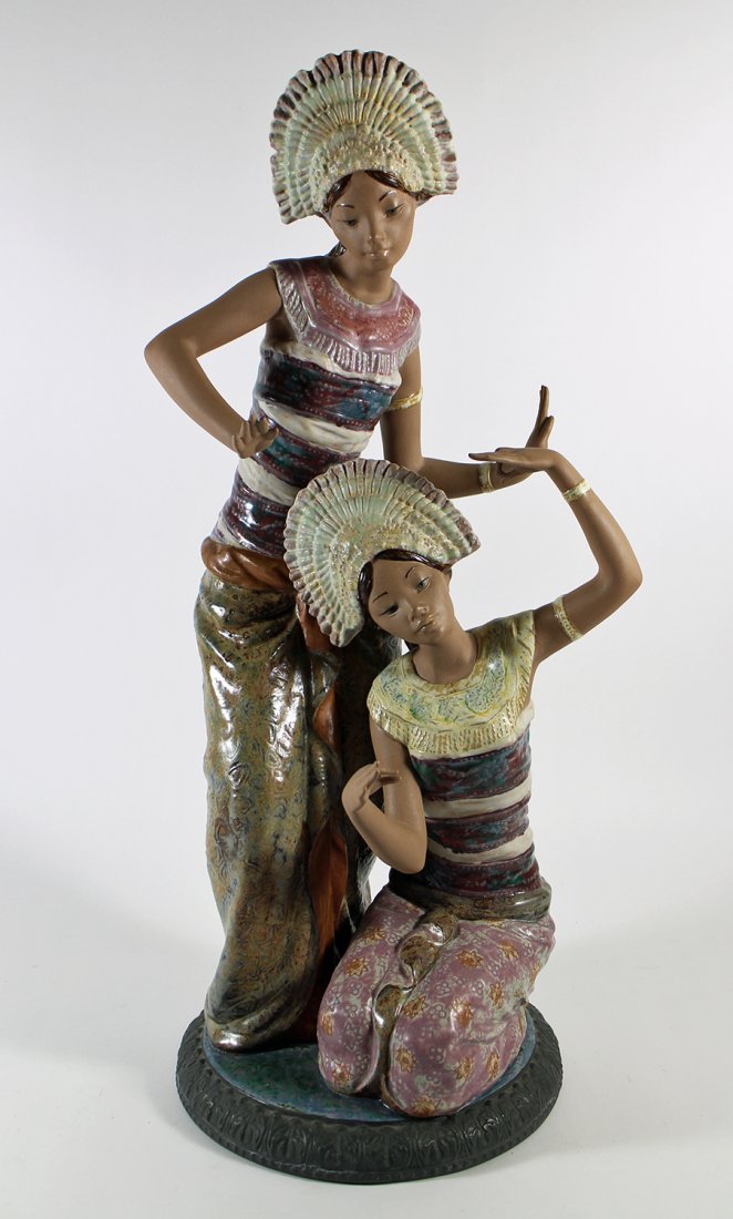 LARGE LLADRO BALI DANCERS FIGURINE (1 of 3)