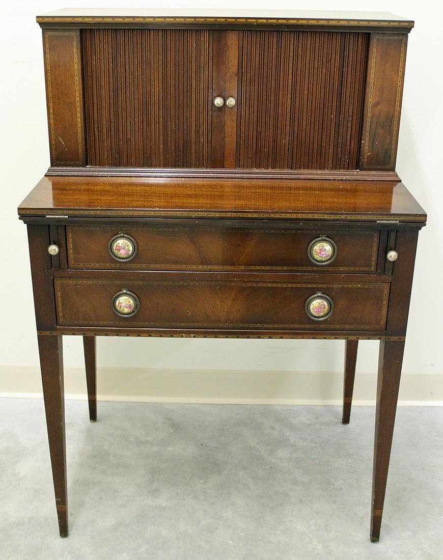 HEPPLEWHITE STYLE DESK (1 of 4)