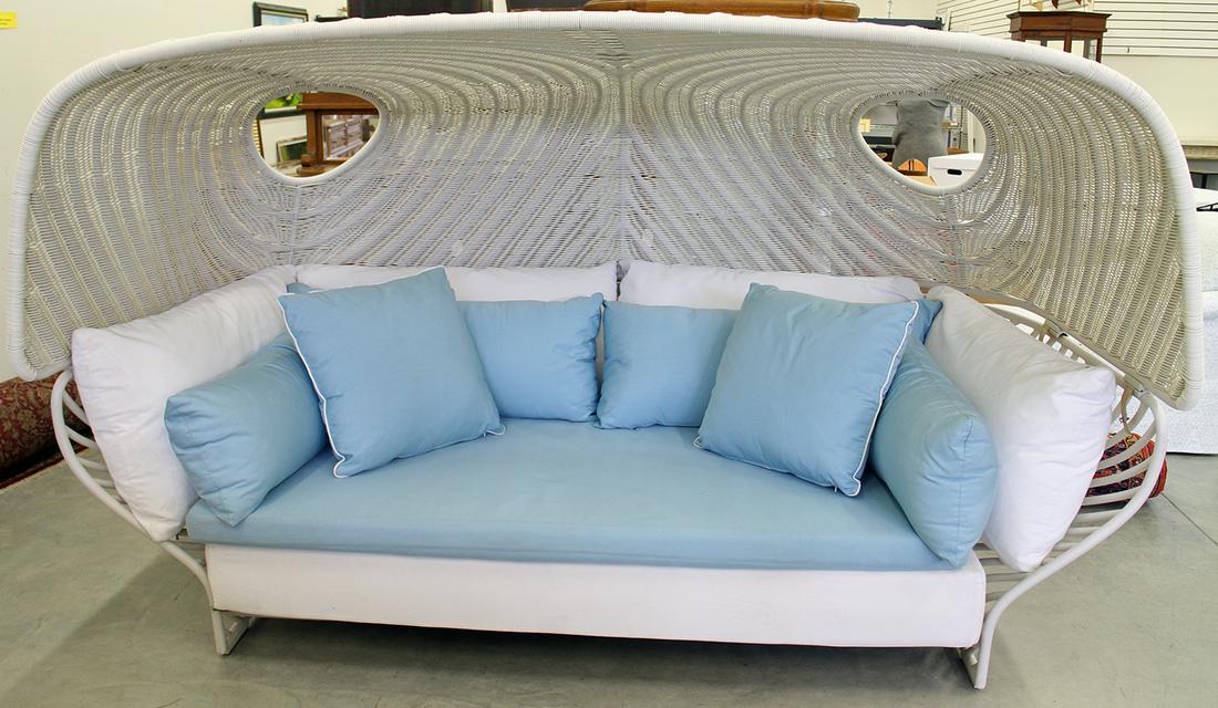 DEDON TIGMI SOFA WITH ROOF (1 of 4)