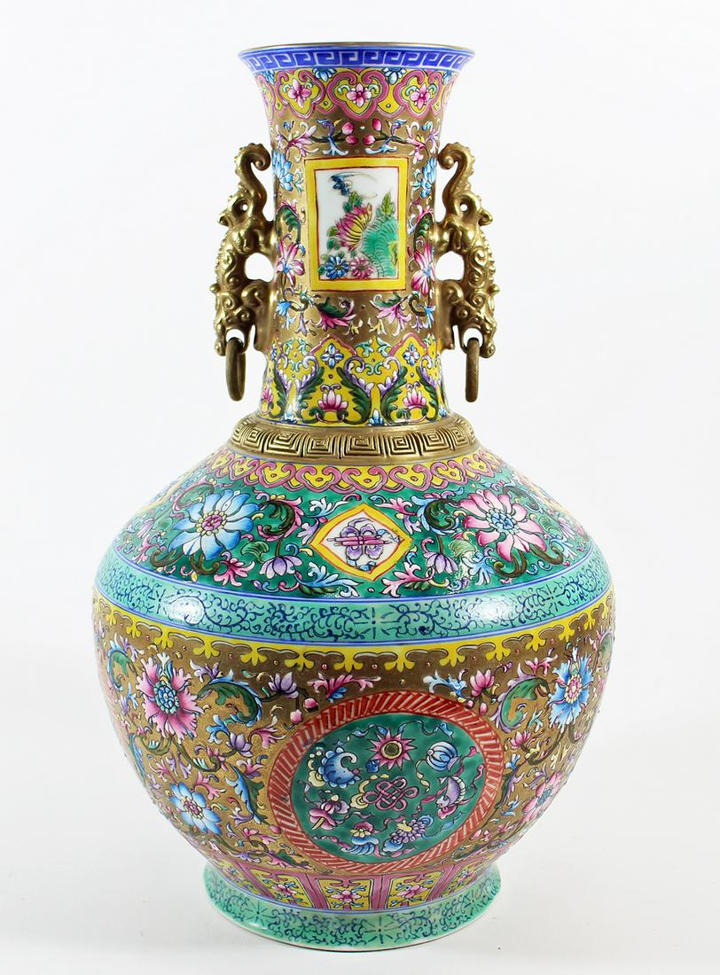CHINESE FAMILE ROSE VASE (1 of 4)