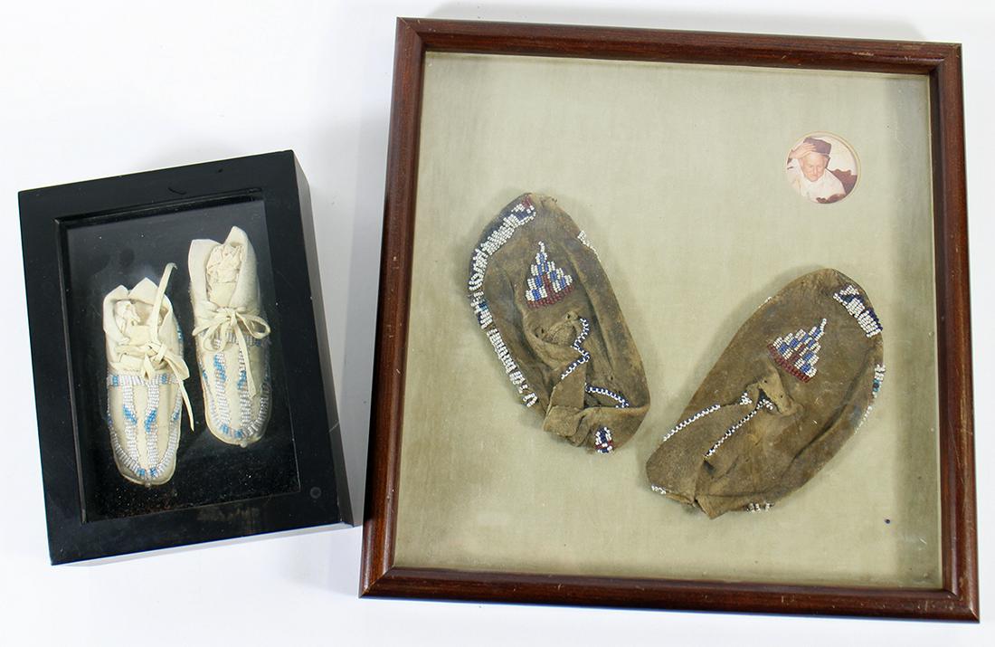 (2) NATIVE AMERICAN INDIAN BEADED BABY MOCCASINS (1 of 3)