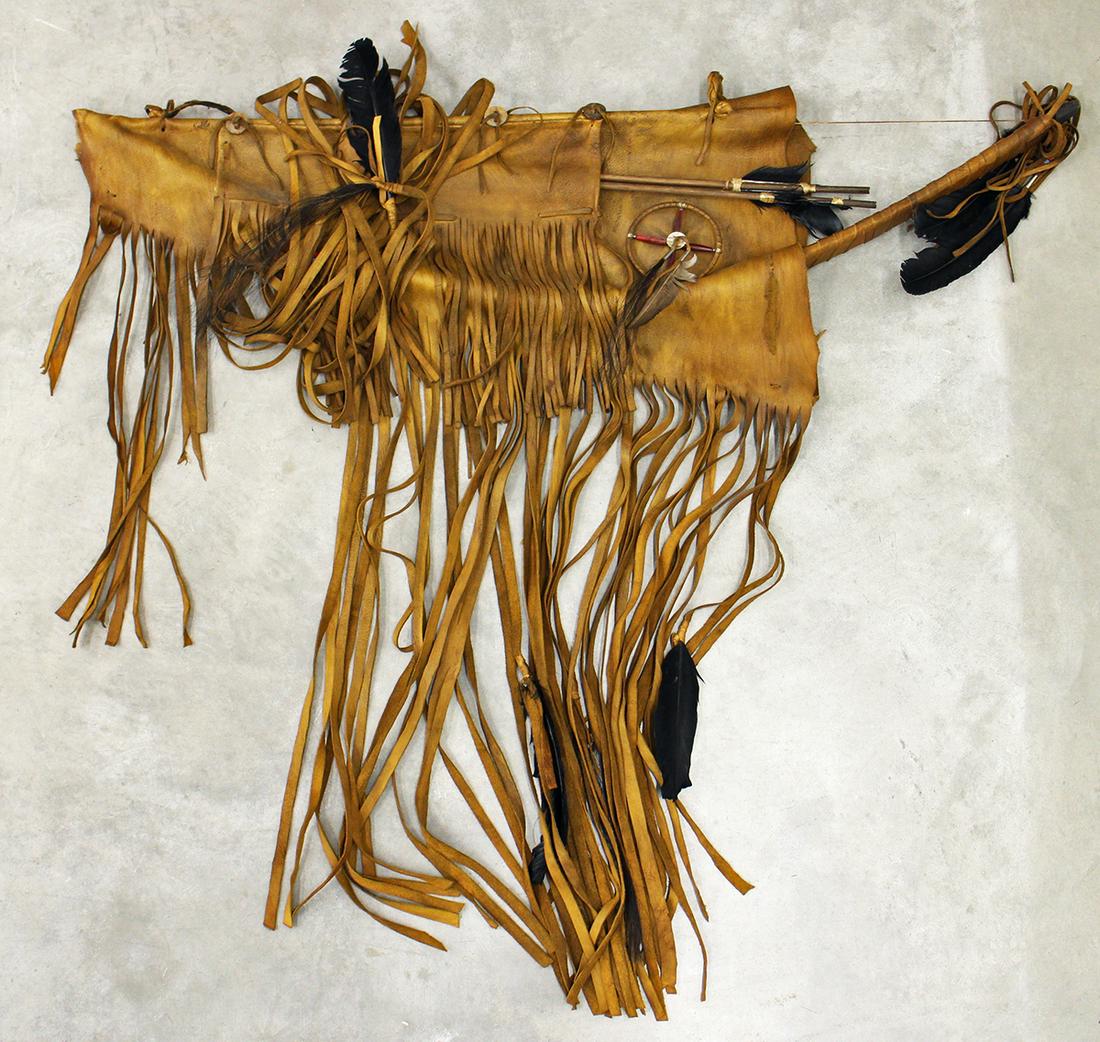 NAVAJO INDIAN WARRIOR BOW & ARROWS QUIVER (1 of 3)