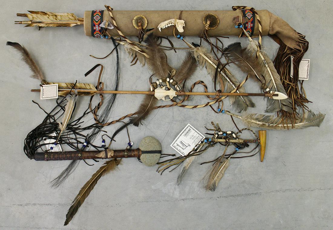 NAVAJO INDIAN QUIVER, ARROW, TOMAHAWK & PIPE (1 of 3)