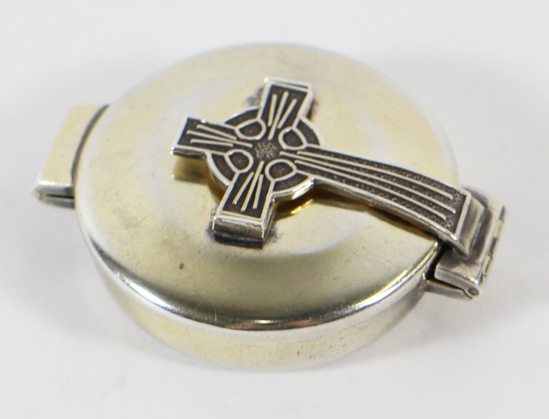 STERLING SILVER PYX TRAVELING COMMUNION HOLDER (1 of 3)
