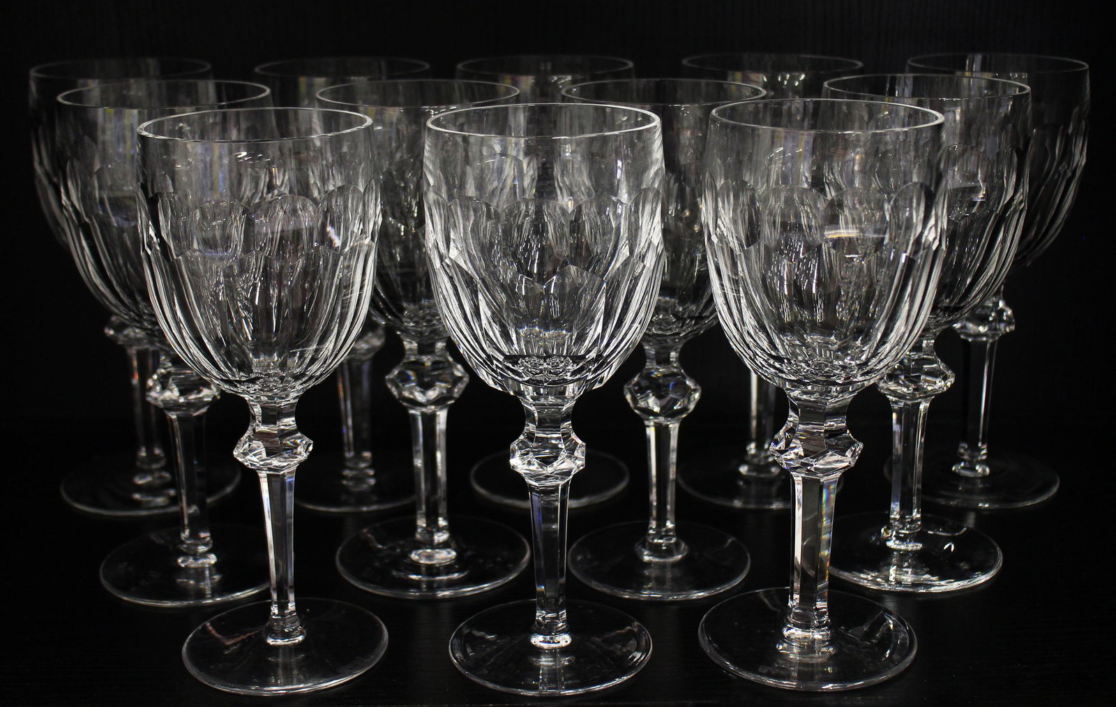 (12) WATERFORD CRYSTAL CURRAGHMORE GLASSES 7.5": Set of (12) Waterford Crystal water / wine glasses 7.5" tall.