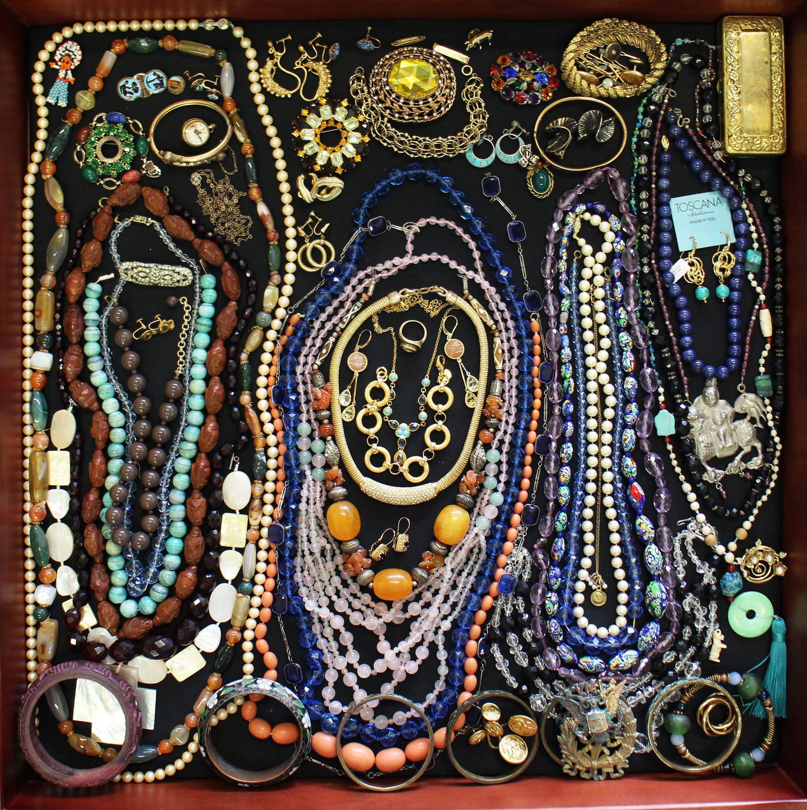 VINTAGE & ANTIQUE COSTUME JEWERLY (1 of 7)