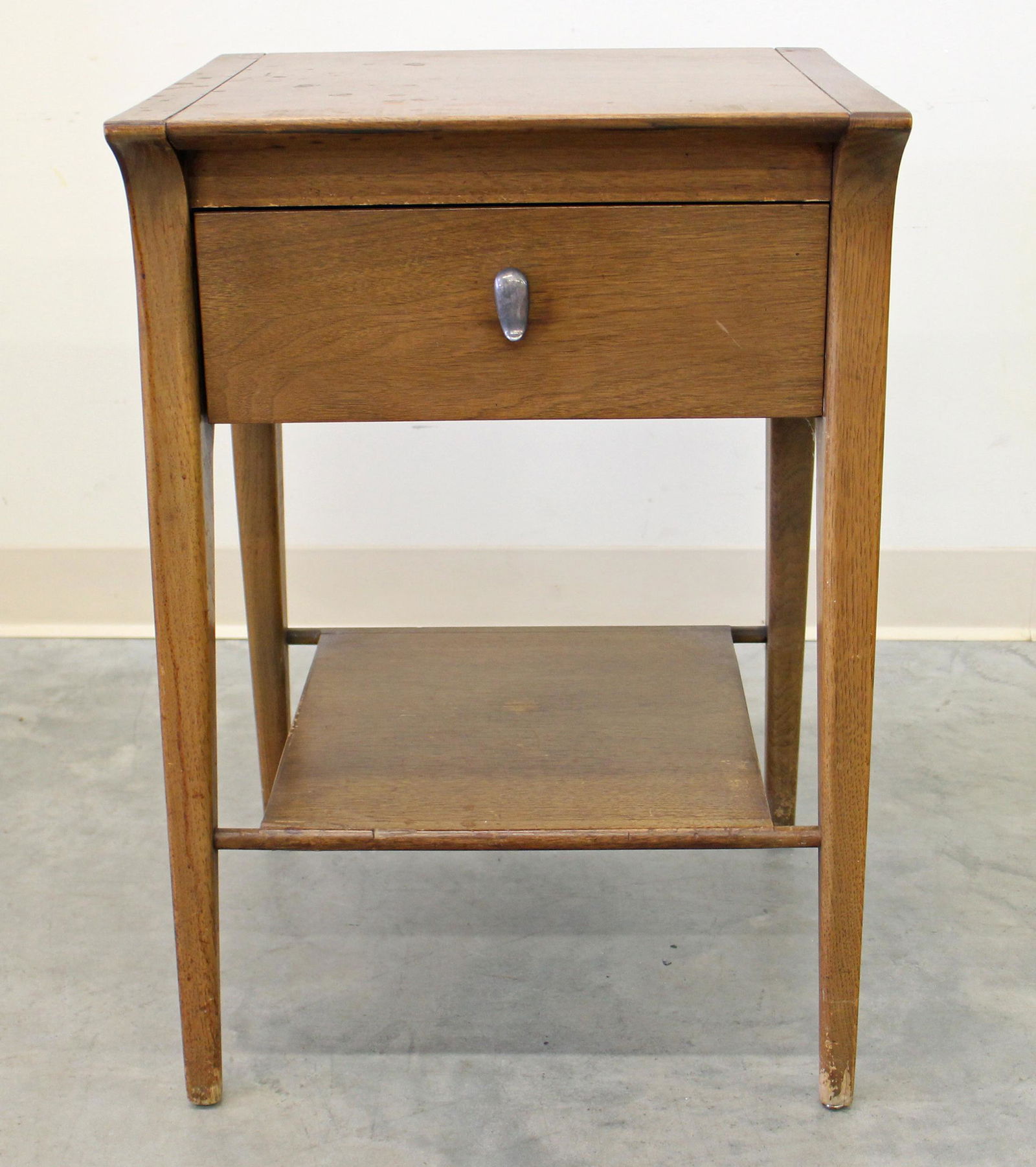 JOHN VAN KOERT DREXEL MID CENTURY SIDE TABLE (1 of 3)