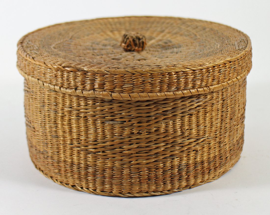 NATIVE AMERICAN ALGONQUIN INDIAN BASKET (1 of 4)