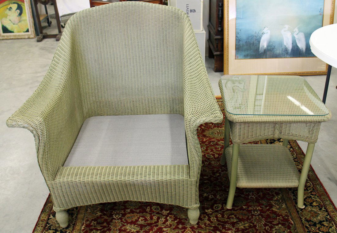 LLOYD FLANDERS OUTDOOR PATIO CHAIR & SIDE TABLE (1 of 2)