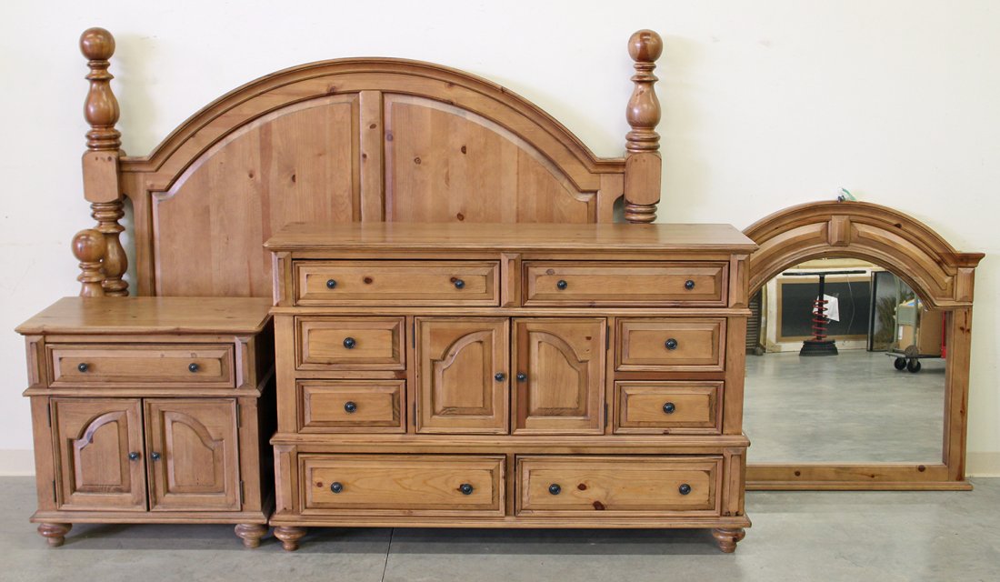 KING BEDROOM SUITE (1 of 2)