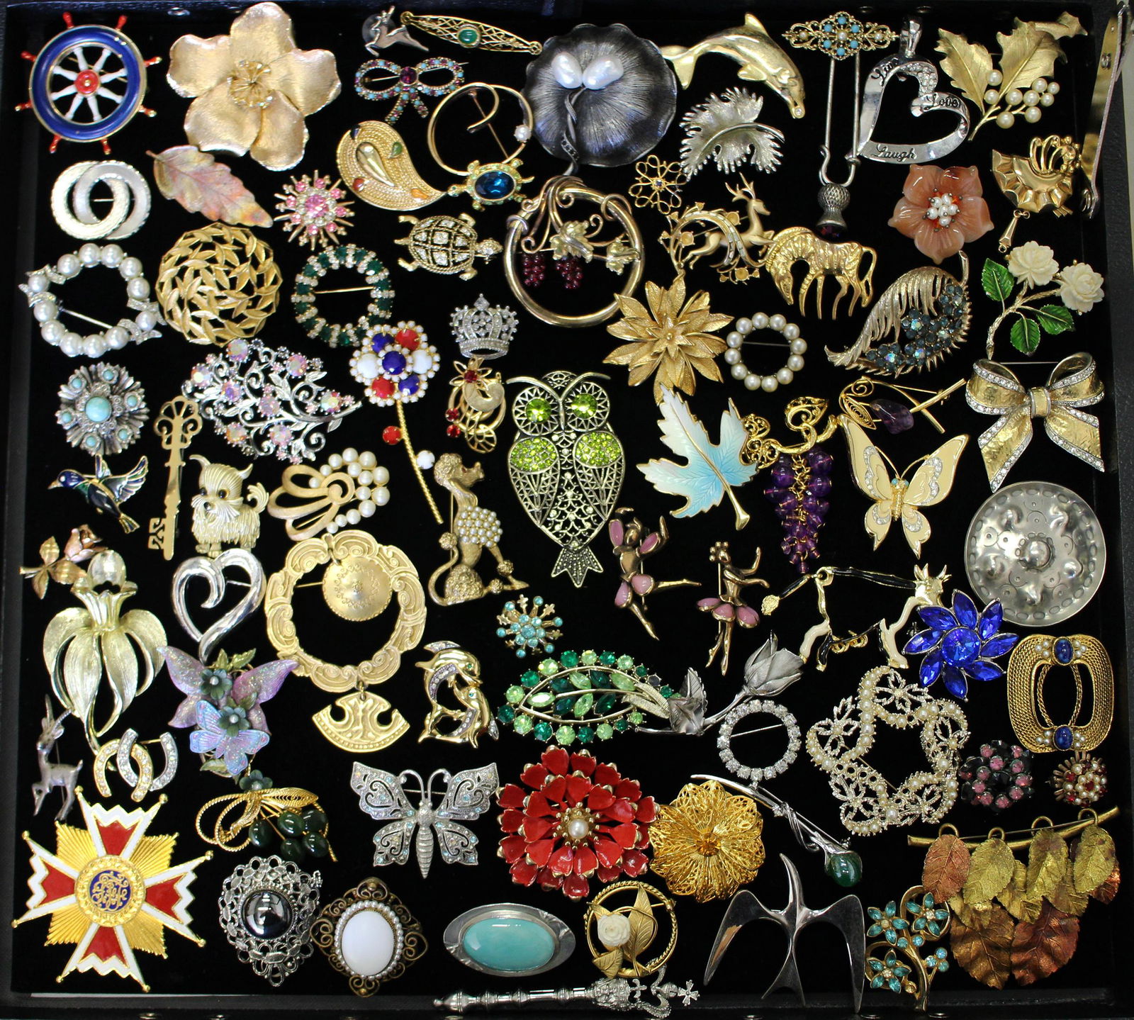 75+ VINTAGE COSTUME JEWELRY BROOCHES (1 of 5)