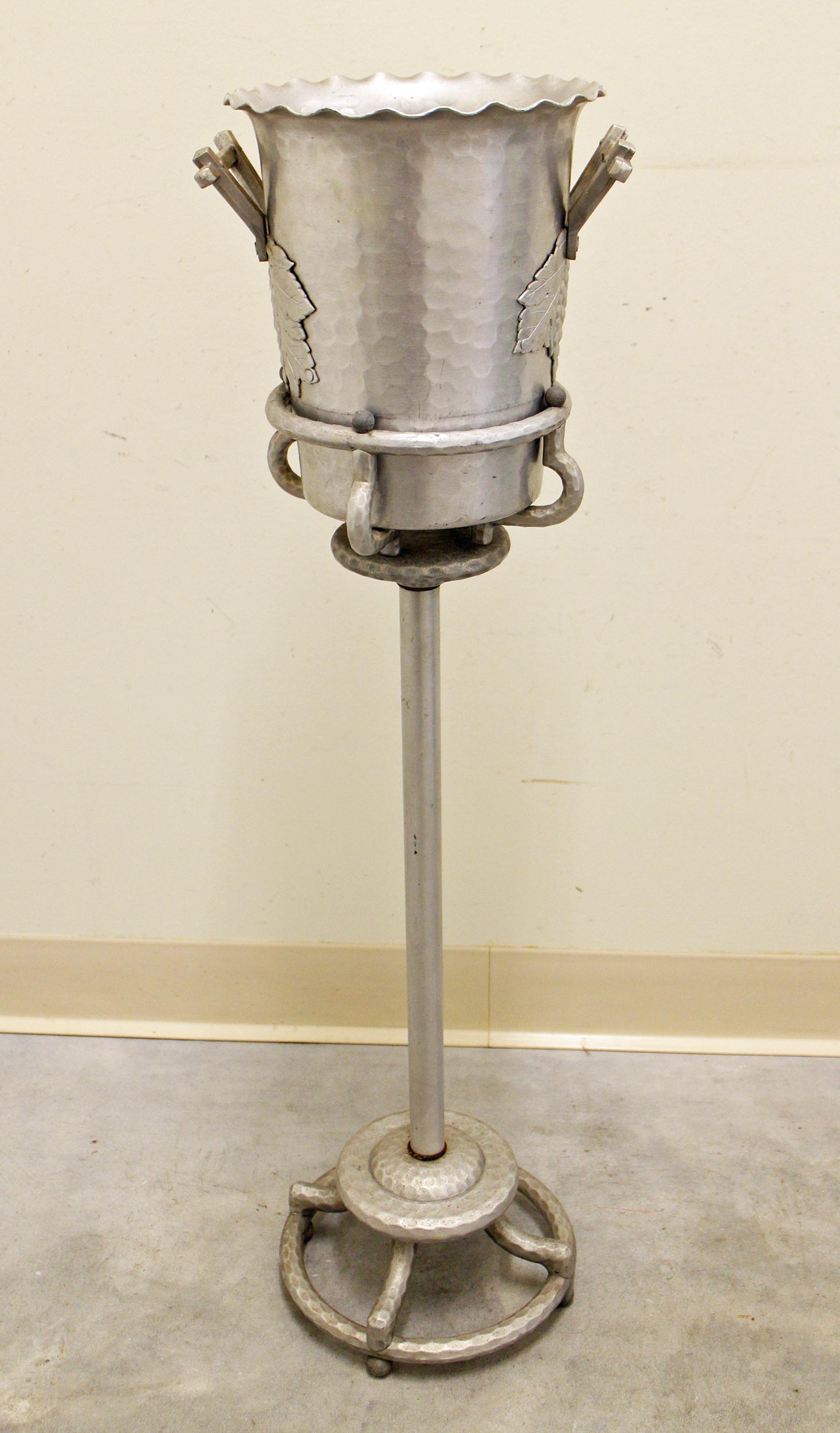 MID CENTURY ALUMINUM ICE BUCKET (1 of 2)