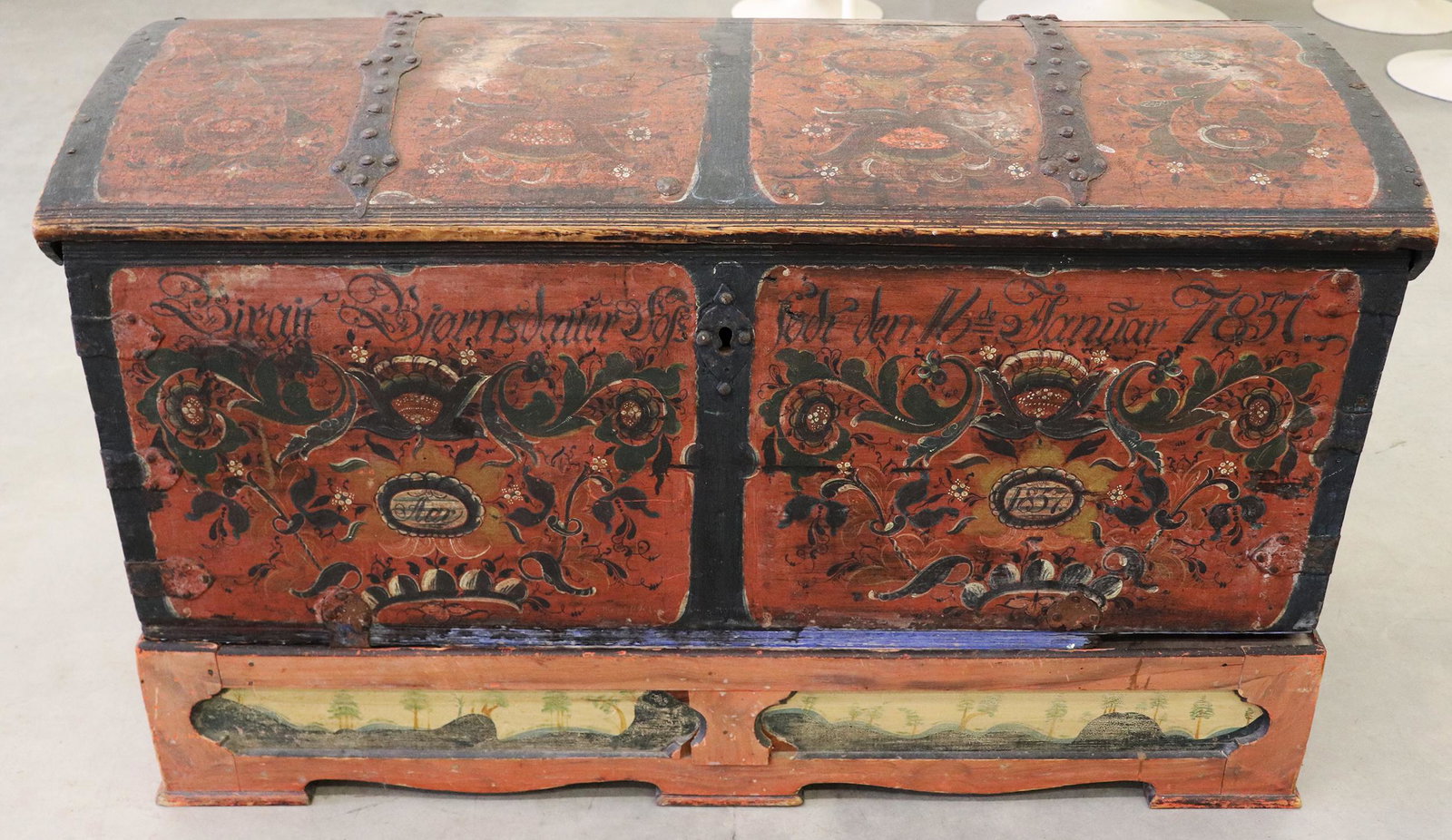 1837 GERMAN PENNSLYVANIA FOLK ART WOOD TRUNK (1 of 7)