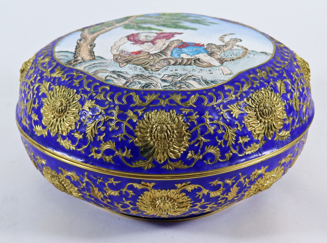 CHINESE CANTON ENAMEL "TIGER ATTACK" BOX (1 of 4)