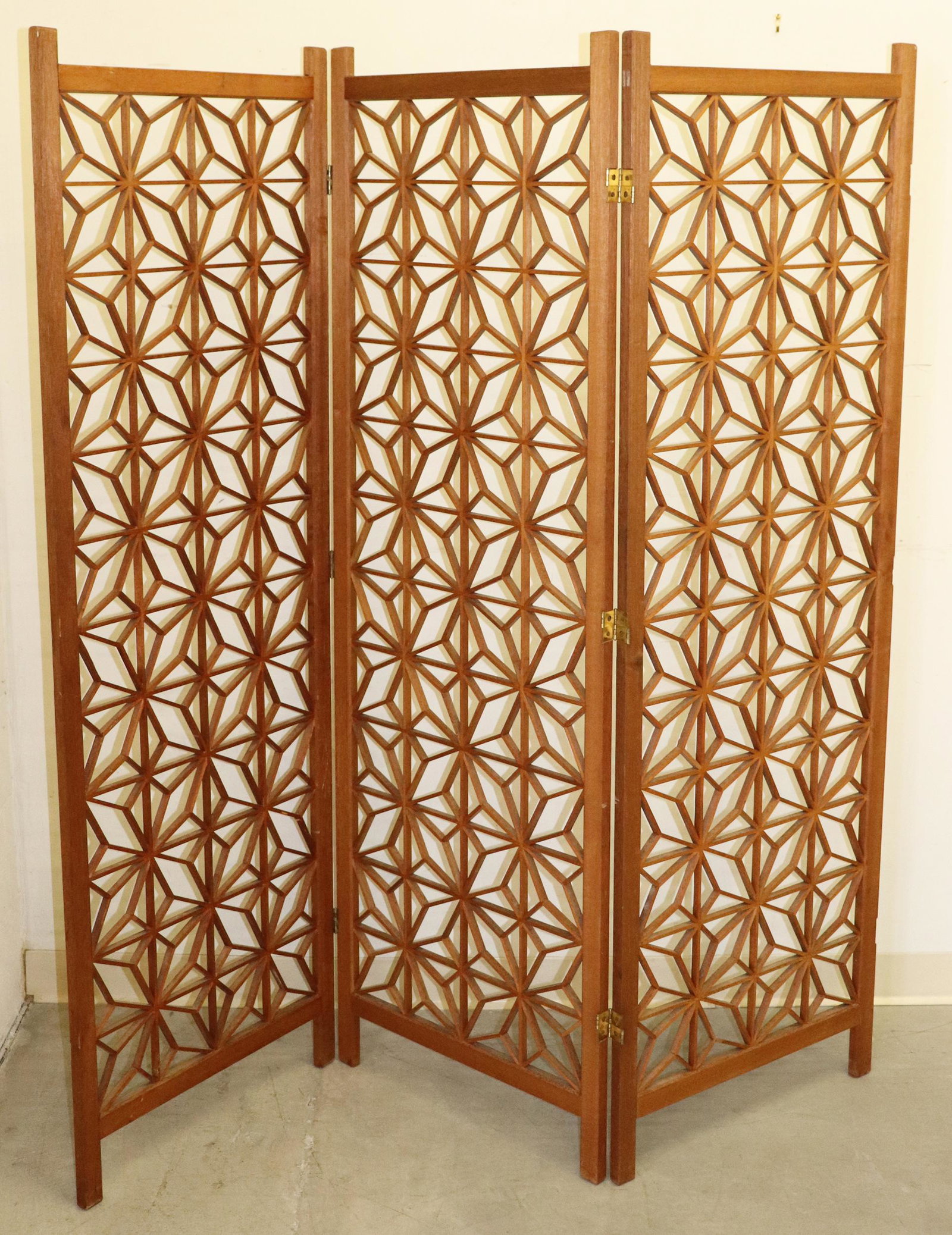 MID CENTURY WOOD SCREEN (1 of 2)