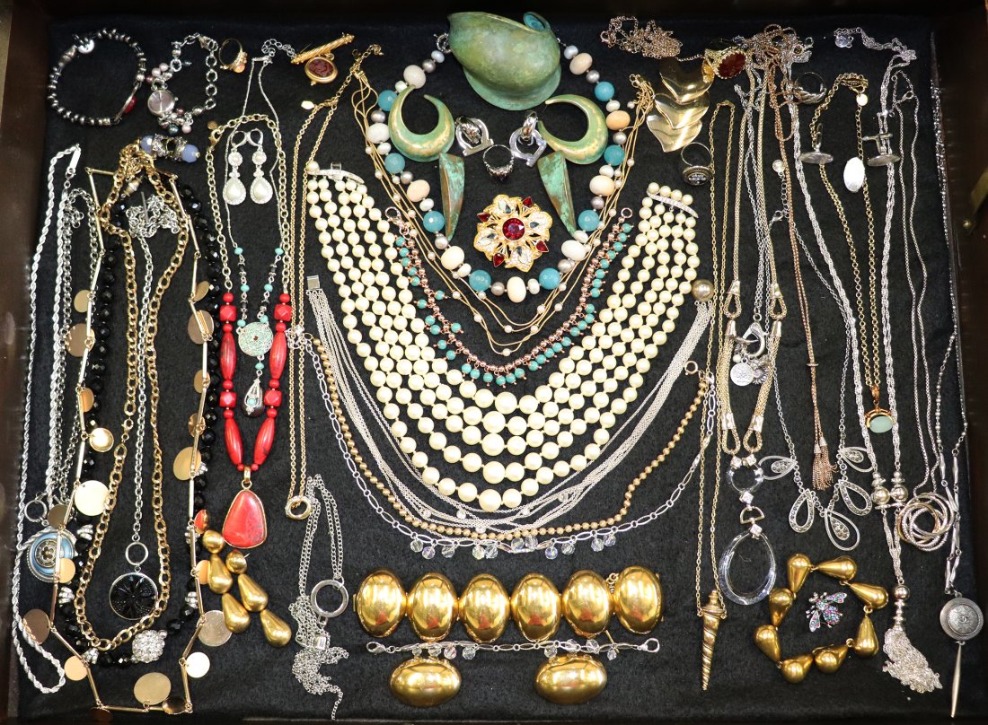 VINTAGE DESIGNER COSTUME JEWELRY COLLECTION (1 of 5)