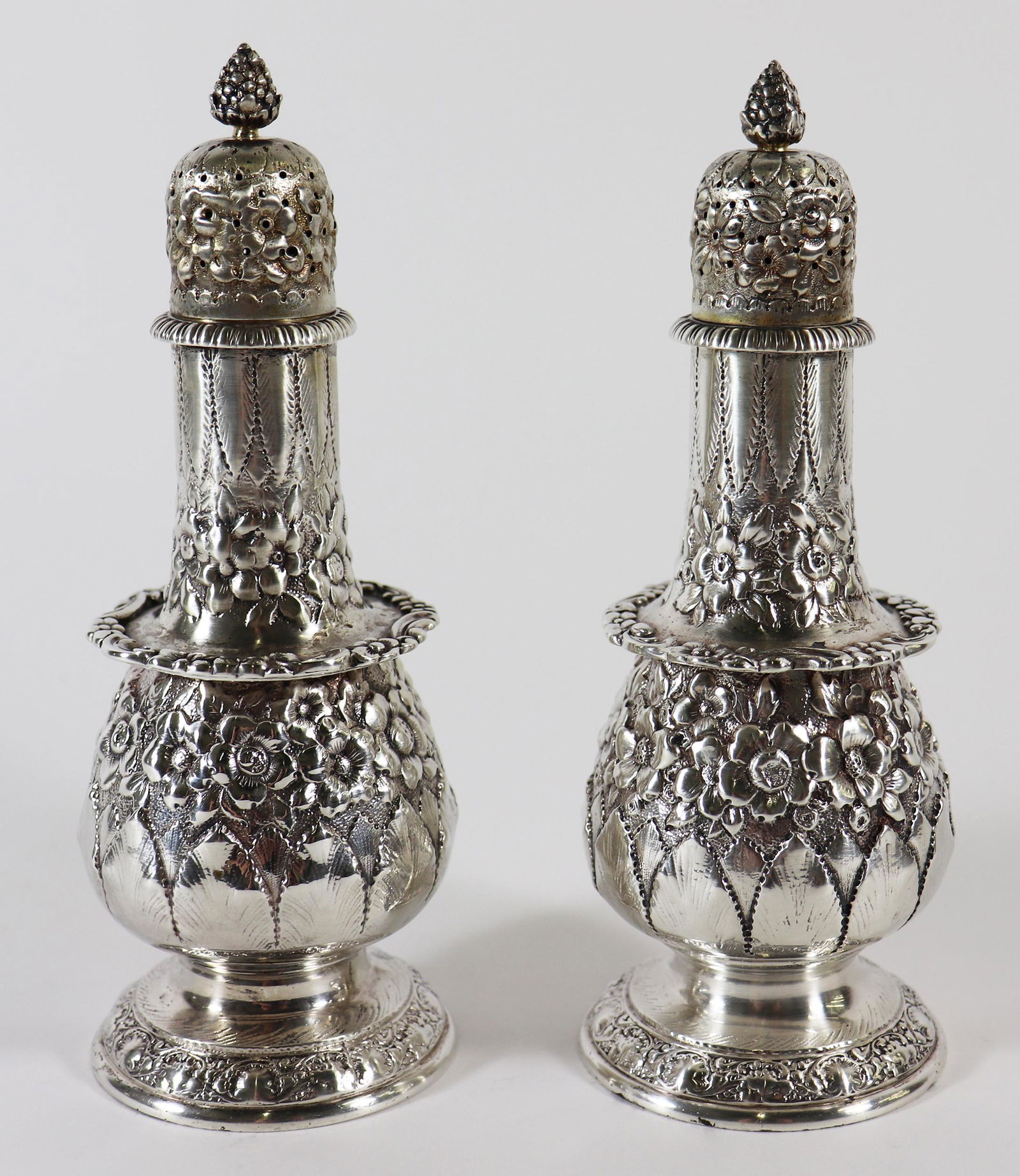 TIFFANY & CO. MAKERS STERLING SALT & PEPPER (1 of 3)