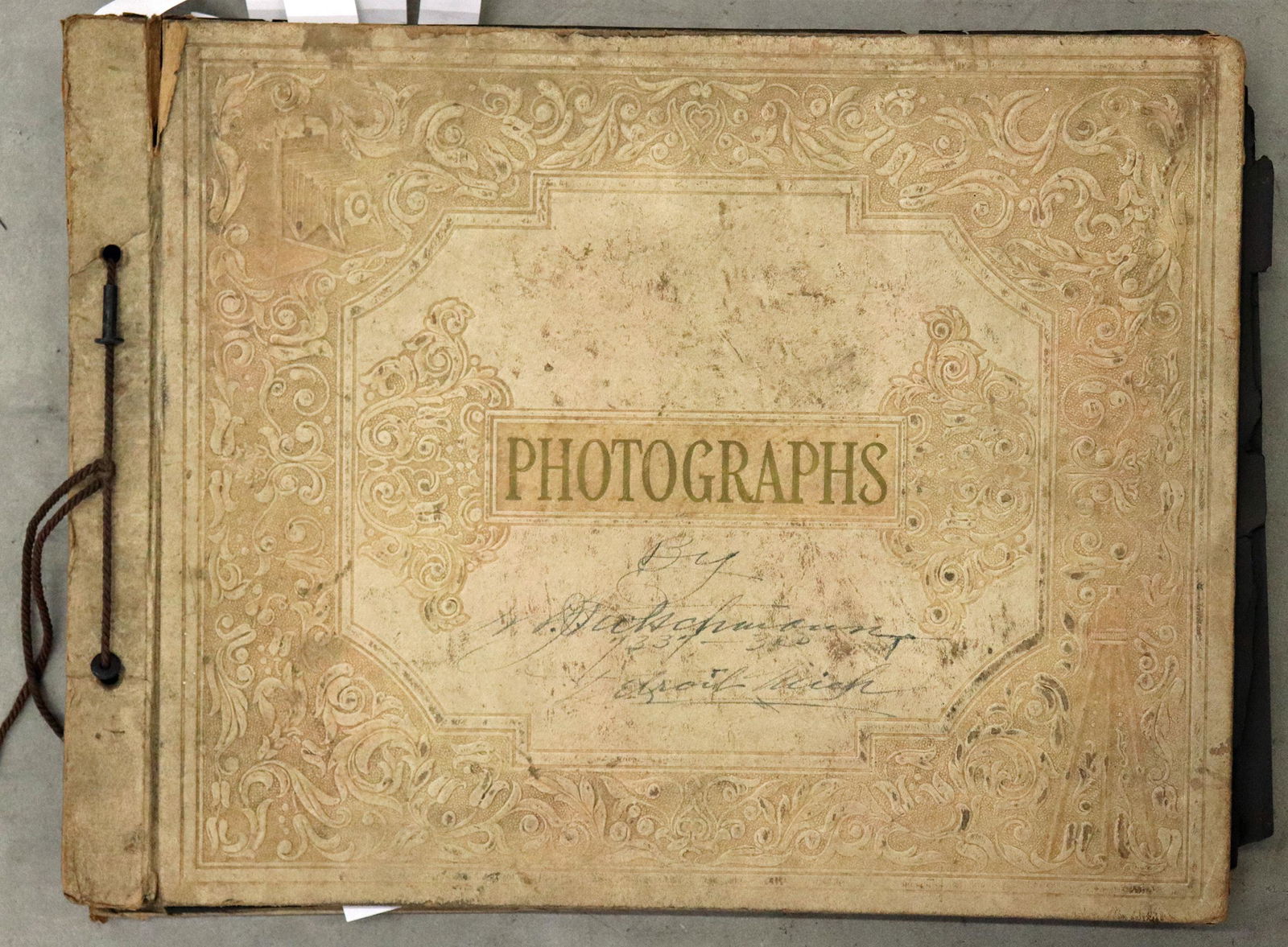 EARLY 20TH CENTURY CIRCUS SCRAPBOOK PHOTOGRAPHS (1 of 11)