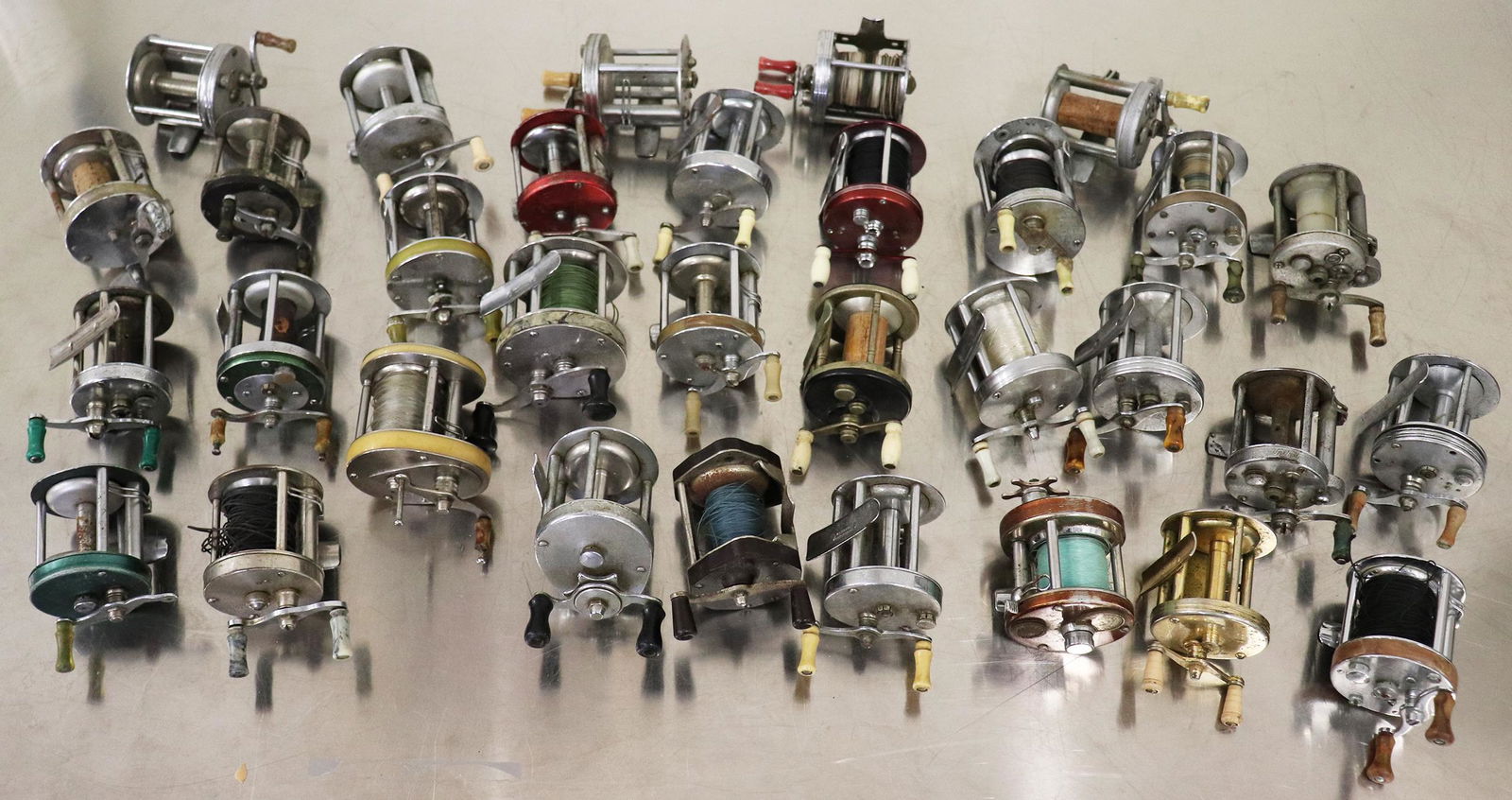 VINTAGE FISHING REEL COLLECTION (1 of 5)