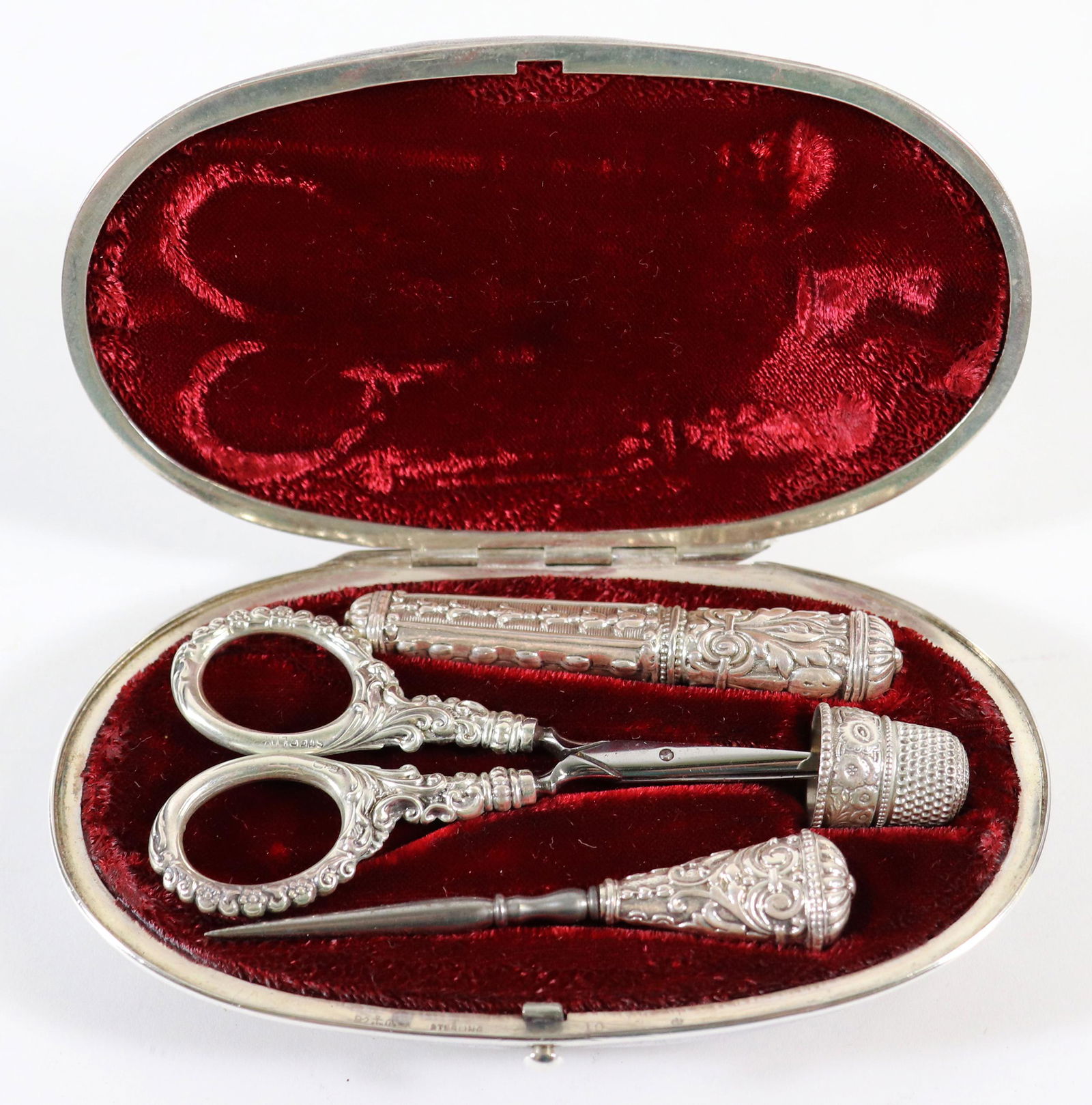 1887 GORHAM STERLING SILVER SEWING CASE (1 of 6)