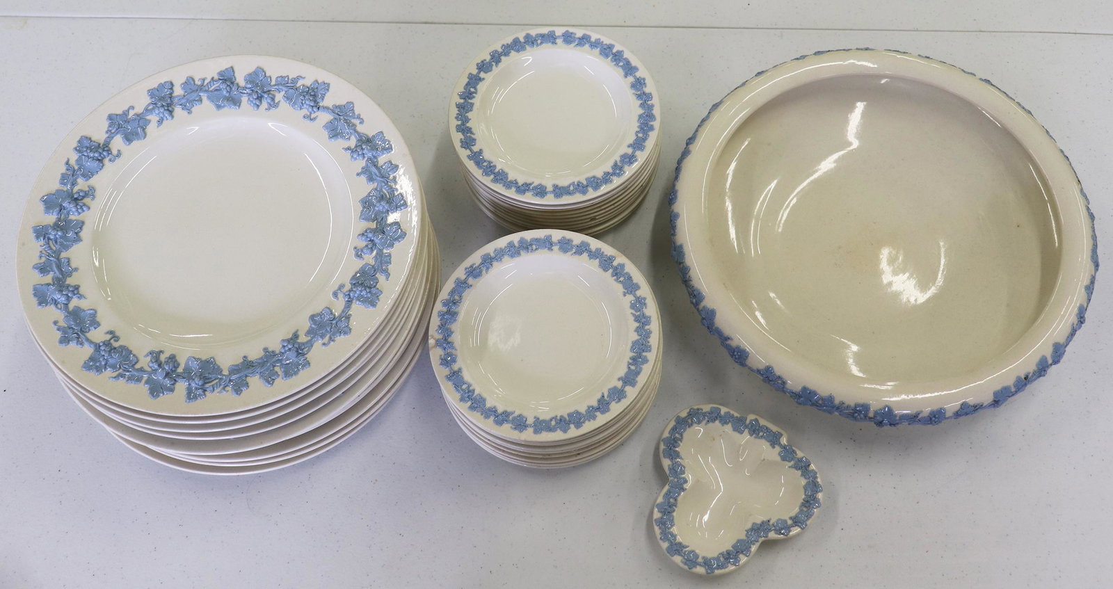 WEDGWOOD QUEENSWARE CHINA (1 of 5)