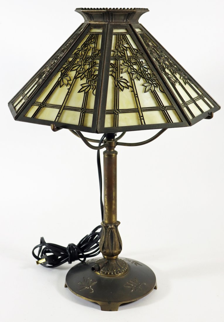 BRADLEY & HUBBARD SLAG GLASS LAMP (1 of 5)