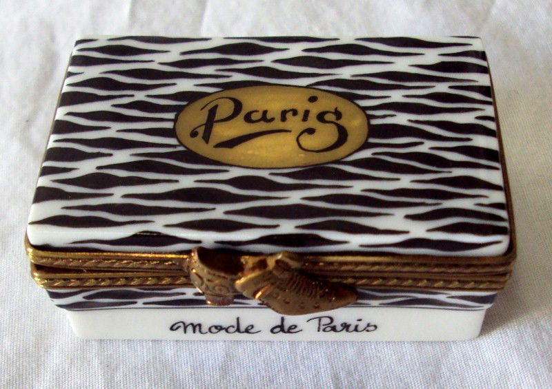 Limoges Mode De Paris Box: Shoes Inside. Bottom signed Limoges France Marque Depossee Peint Main