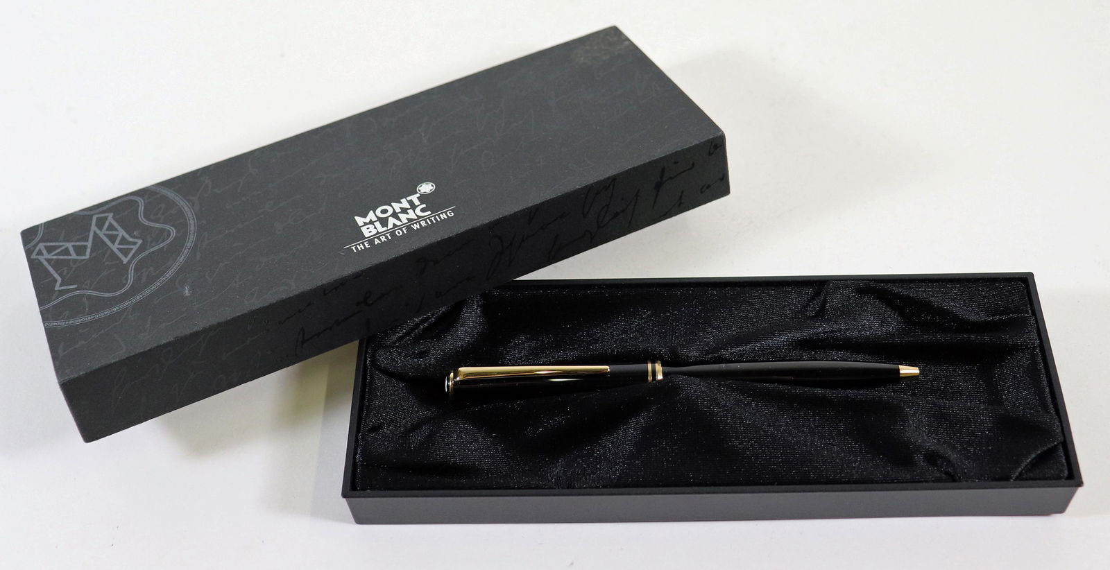 MONTBLANC CLASSIC PEN WITH BOX (1 of 3)
