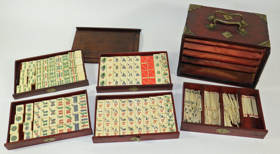 VINTAGE CHINESE MAHJONG SET (1 of 4)