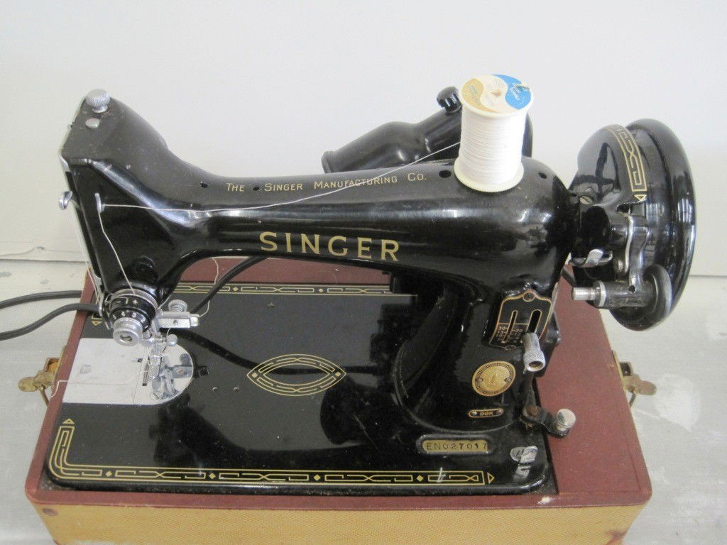 176: 1958 Singer 99K Sewing Machine - Jan 14, 2012 | Vero Beach Auction