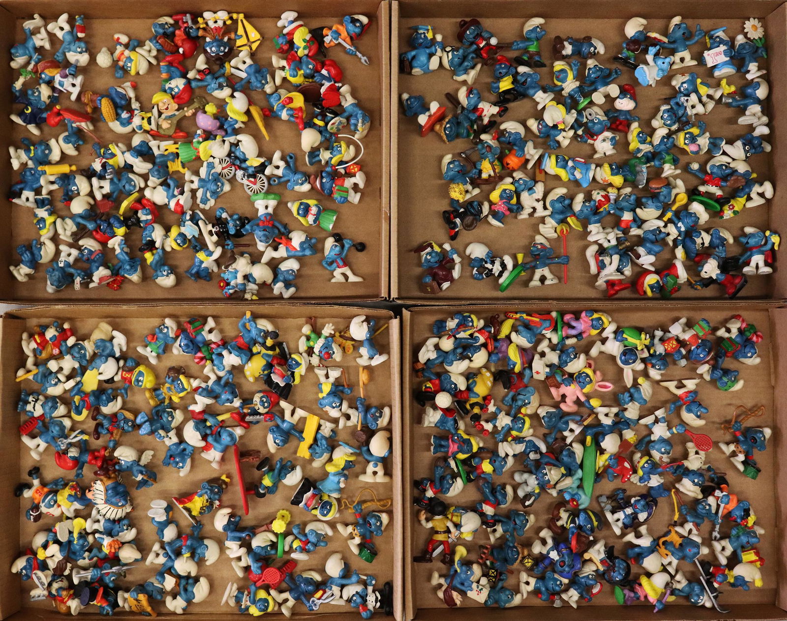 200 VINTAGE SMURF FIGURUES PEYO SCHLEICH HONG KONG (1 of 5)