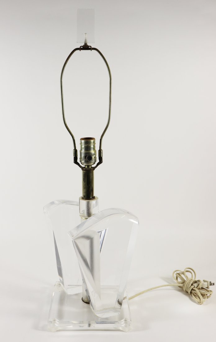 MODERN LUCITE VAN TEAL STYLE LAMP: Vintage Modern lucite table lamp. Measures 25" tall 8" x 8"