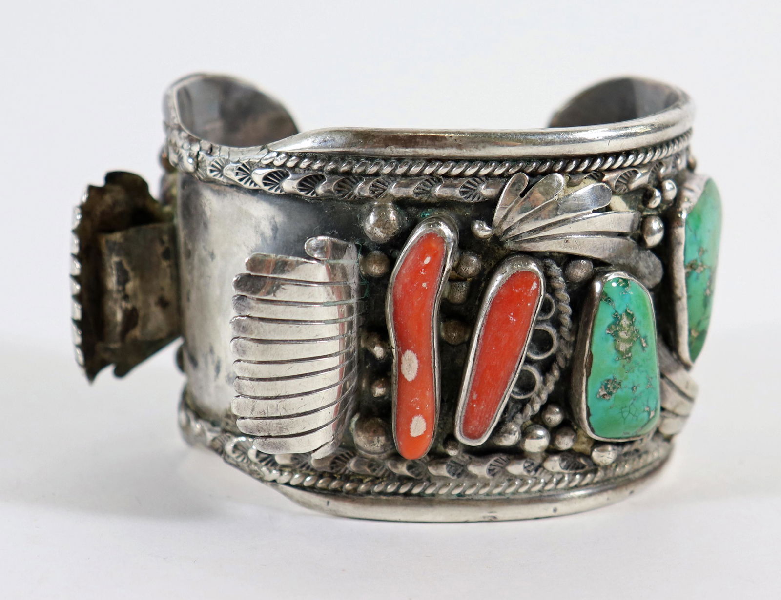 ARTHUR WILLIAMS NAVAJO SILVER & CORAL BRACELET (1 of 5)