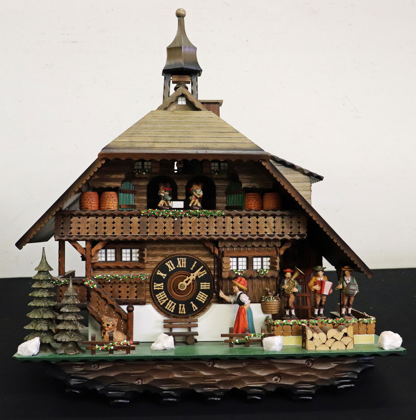 GERMAN BLACK FOREST CHALET CUCKOO CLOCK (1 of 4)
