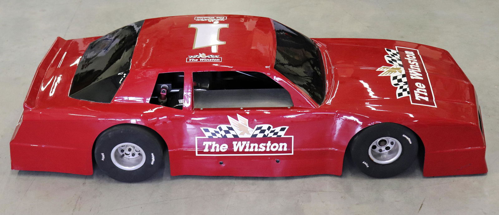 1/4 LARGE SCALE RC GAS ENGINE RACE CAR - WINSTON (1 of 4)