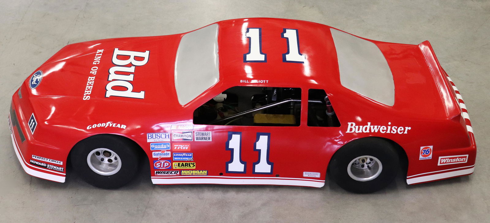 1/4 LARGE SCALE RC GAS ENGINE RACE CAR - BUDWEISER (1 of 4)