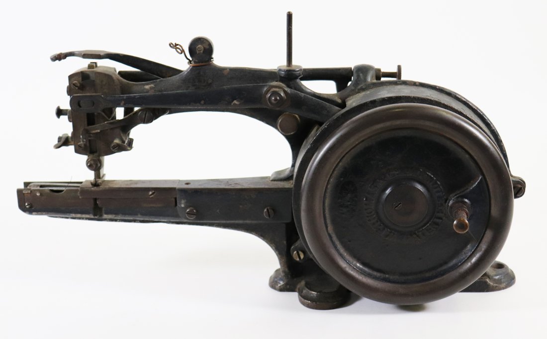 ANTIQUE WILLIAM THOMAS SEWING MACHINE (1 of 5)