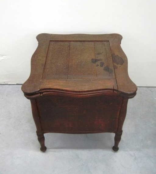 126: ANTIQUE CHAMBER POT COMMODE CHAIR - 126: ANTIQUE CHAMBER POT COMMODE CHAIR