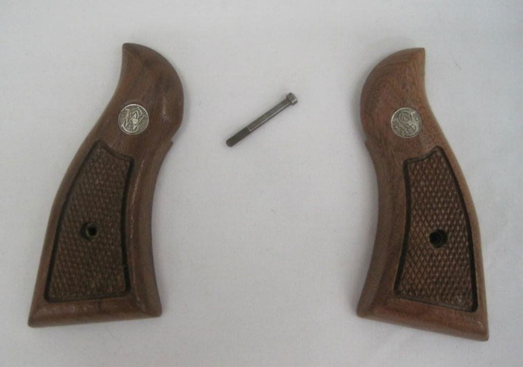 SMITH AND WESSON PISTOL GRIPS: 3 3/4" Tall.
