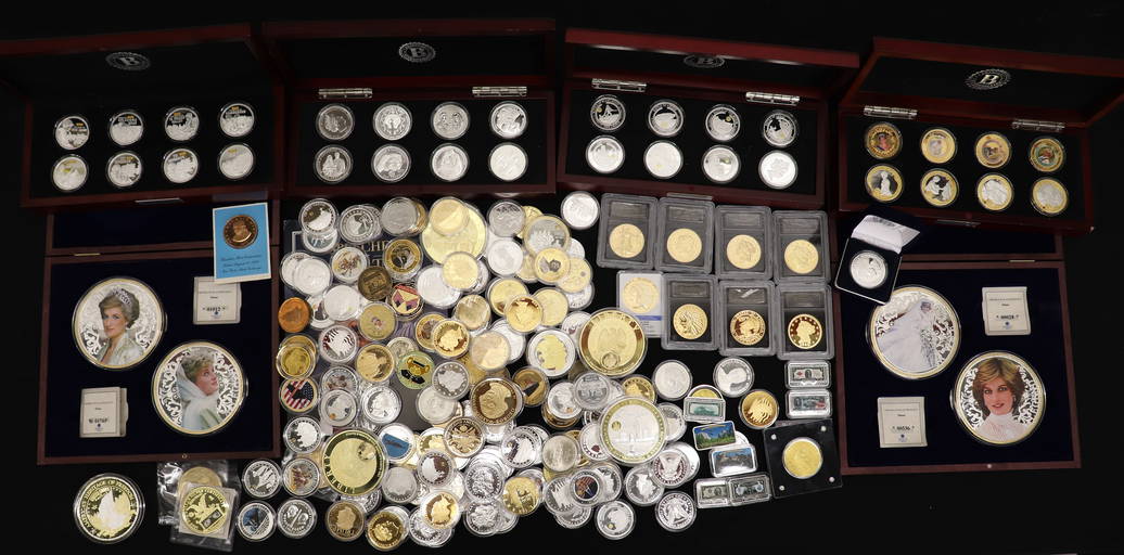 Large Collection Of American & Danbury Mint Coins