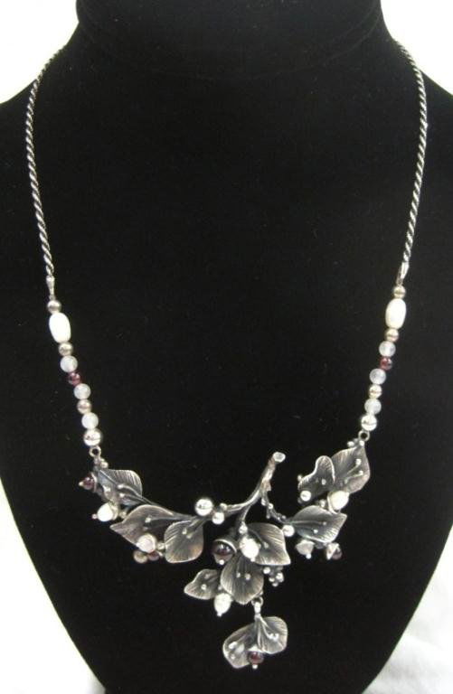VINTAGE STERLING GEMSTONE NECKLACE: Pearl Moonstone & Garnet