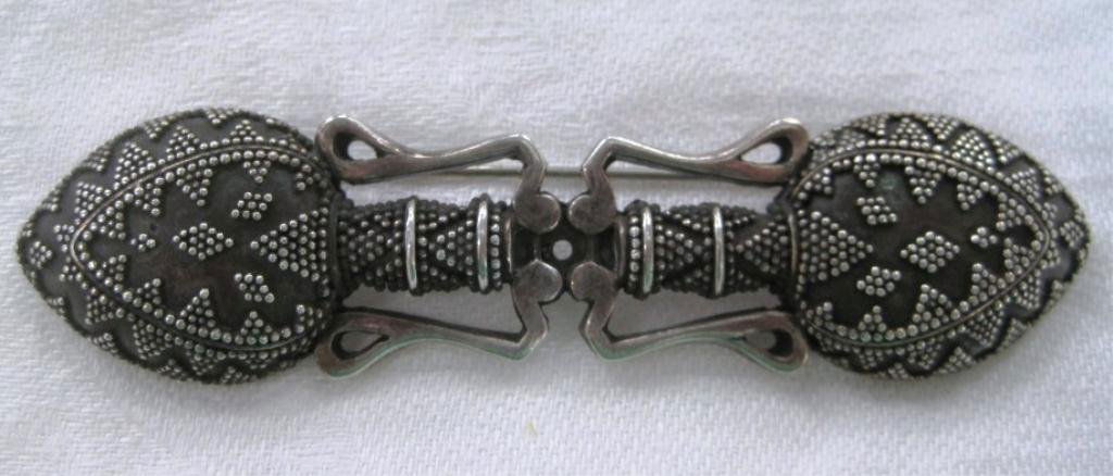 JOHN HARDY STERLING PIN: 3 1/2"