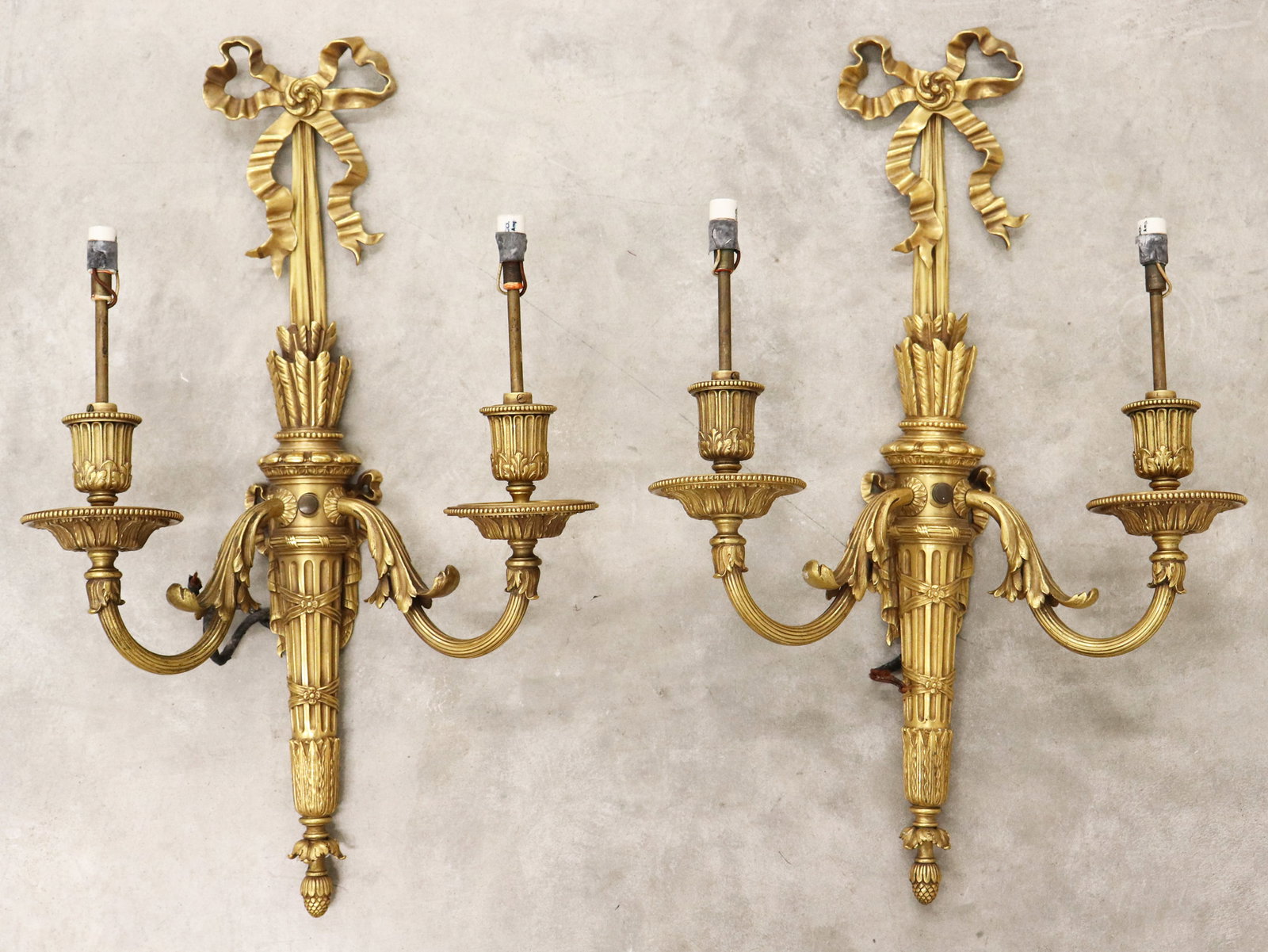 (2) FRENCH DORE BRONZE WALL SCONCES (1 of 4)